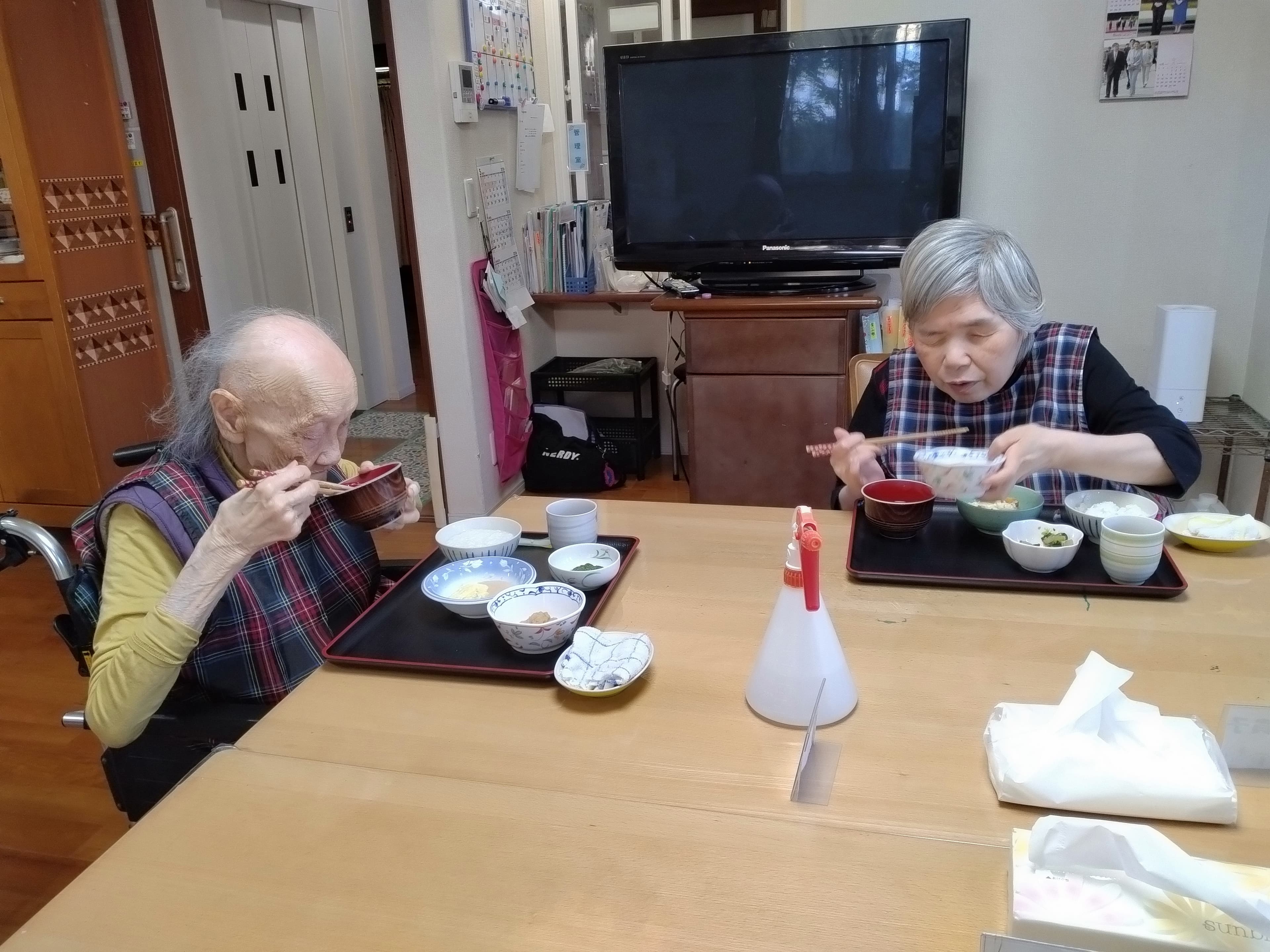 夕食の様子